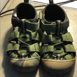 Toddler Keen sandals sz 7